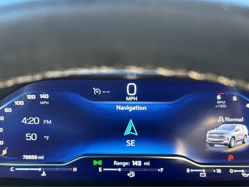 Used 2023 Chevrolet Suburban Premier image 5