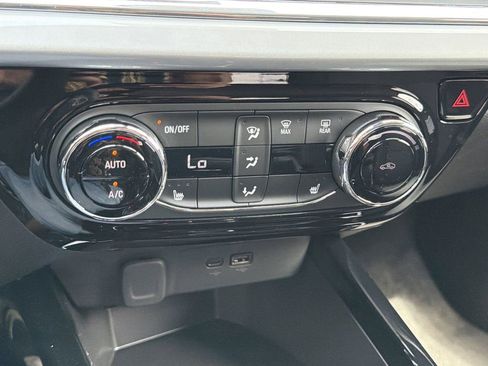 New 2026 Chevrolet Trax LT w/ Midnight Edition image 6