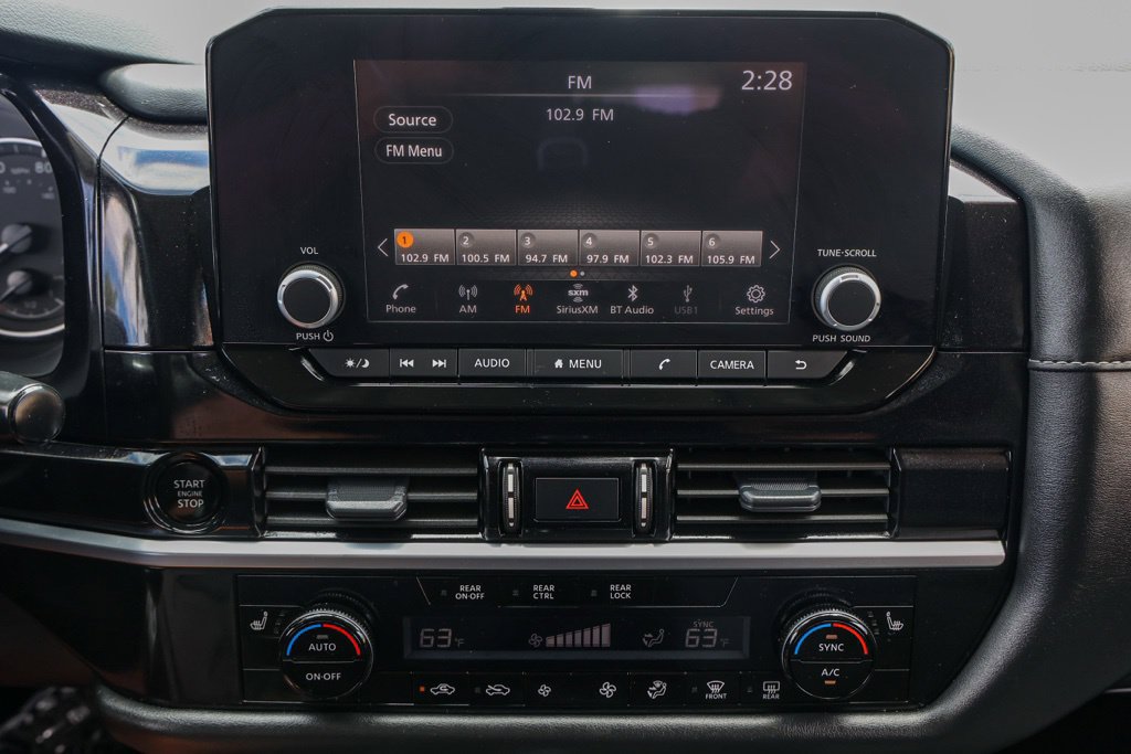 Used 2025 Nissan Pathfinder SV FWD image 29