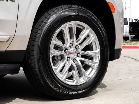 Used 2021 GMC Yukon XL SLT w/ SLT Premium Package image 59