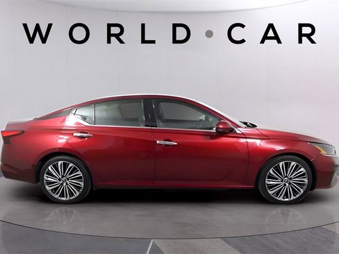 Used 2023 Nissan Altima 2.5 SL image 11