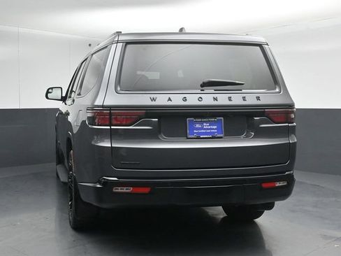 Used 2023 Jeep Wagoneer Series II AWD/4WD image 6