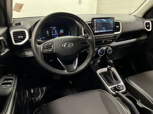 Used 2023 Hyundai Venue Limited w/ Cargo Package FWD image 13