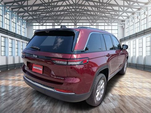 Used 2023 Jeep Grand Cherokee Limited w/ Luxury Tech Group II AWD/4WD image 3