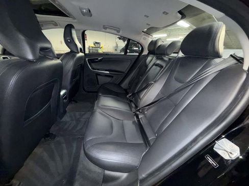 Used 2018 Volvo S60 T5 Inscription Platinum image 18