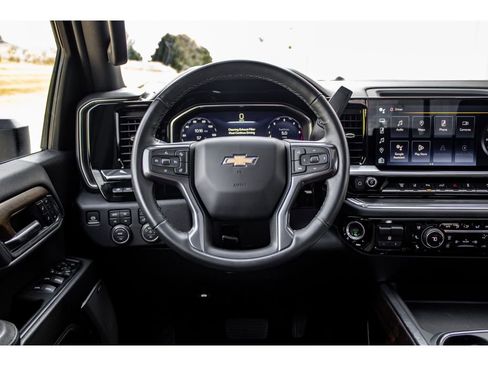 Used 2024 Chevrolet Silverado 2500 High Country w/ High Country Premium Package image 32