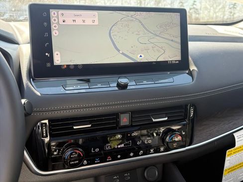 New 2026 Nissan Rogue Platinum image 9