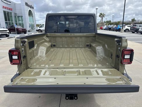 New 2026 Jeep Gladiator Willys AWD/4WD image 8