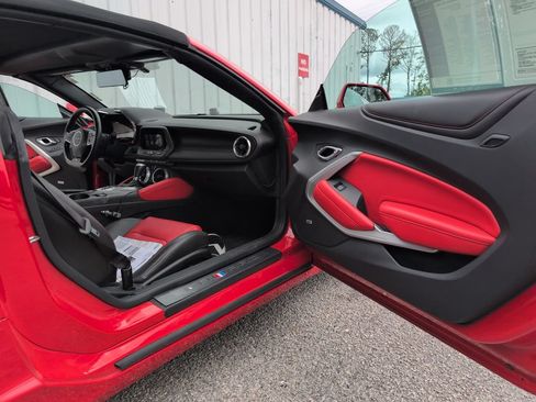 Used 2016 Chevrolet Camaro SS RWD image 10