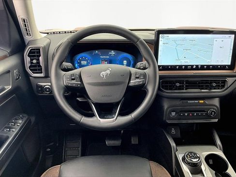 Used 2025 Ford Bronco Sport Outer Banks w/ Outer Banks Tech Package+ image 5