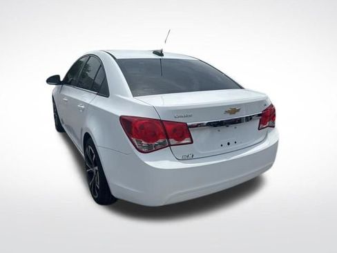 Used 2016 Chevrolet Cruze LT w/ Technology Package FWD image 3