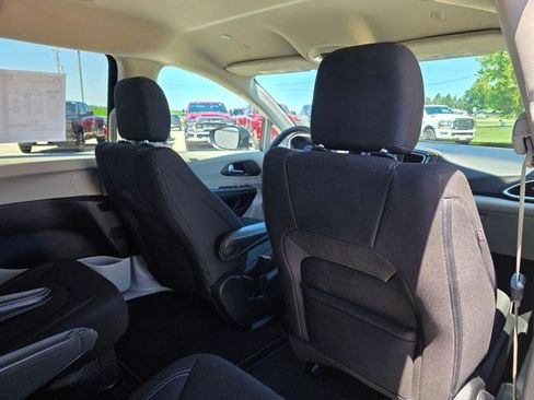Used 2023 Chrysler Voyager LX FWD image 14