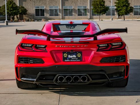 Used 2024 Chevrolet Corvette Z06 w/ Z07 Performance Package RWD image 12