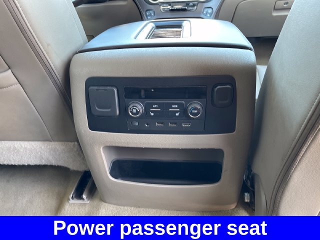 Used 2018 Chevrolet Suburban Premier AWD/4WD image 39