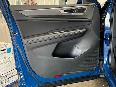 New 2025 Volkswagen Atlas Cross Sport SE image 23