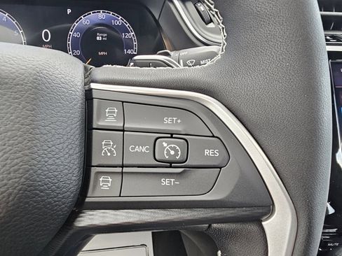 New 2025 Jeep Grand Cherokee L Altitude image 18