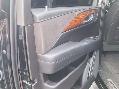 Used 2015 Cadillac Escalade ESV Luxury image 4