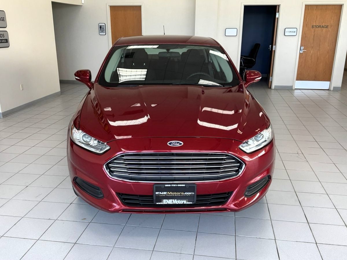 Used 2015 Ford Fusion SE FWD image 5
