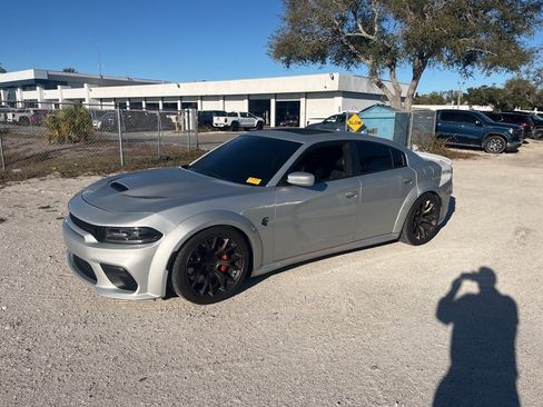 Used 2020 Dodge Charger SRT Hellcat w/ Harman/Kardon Audio Group image 2