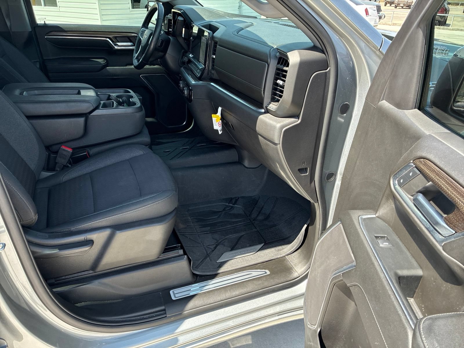 Used 2024 Chevrolet Silverado 1500 LT w/ Protection Package RWD image 14
