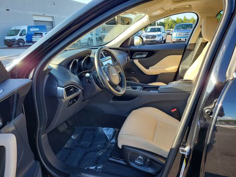 Used 2020 Jaguar F-PACE Premium AWD/4WD image 15