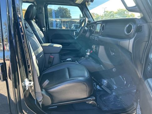 Certified 2022 Jeep Gladiator Overland w/ Popular Equipment Package image 24