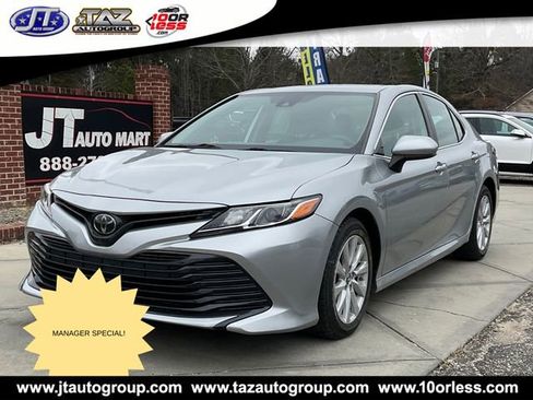 Used 2019 Toyota Camry LE image 3