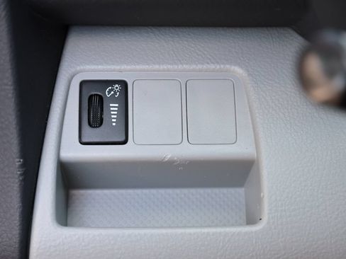 Used 2012 Toyota RAV4 FWD image 13