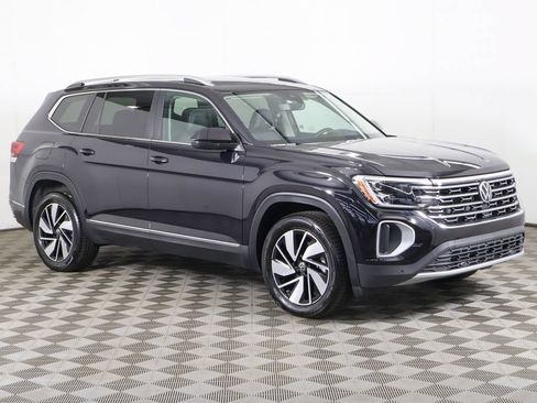 Used 2026 Volkswagen Atlas SEL AWD/4WD image 2