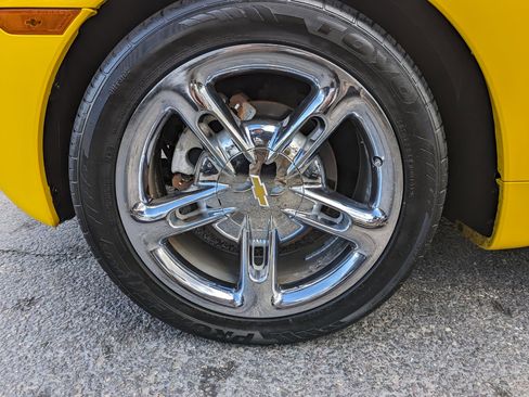 Used 2004 Chevrolet SSR w/ Preferred Equipment Group image 40