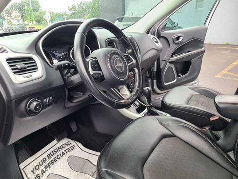 Used 2019 Jeep Compass Latitude w/ Cold Weather Group AWD/4WD image 12