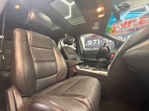 Used 2014 Ford Explorer XLT w/ Equipment Group 202A AWD/4WD image 4