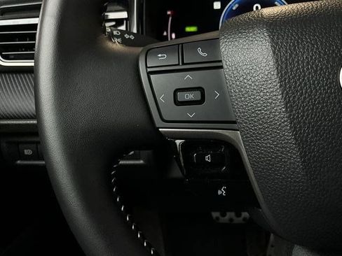 Used 2025 Toyota Camry SE FWD image 33