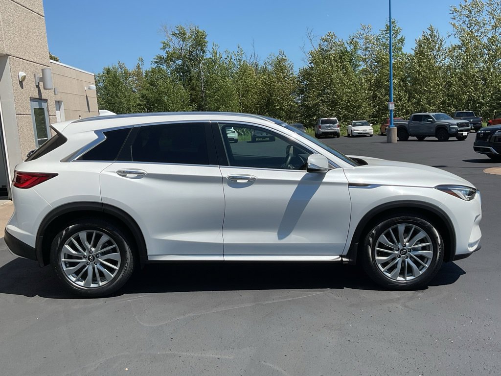 Used 2023 INFINITI QX50 Luxe AWD/4WD image 4