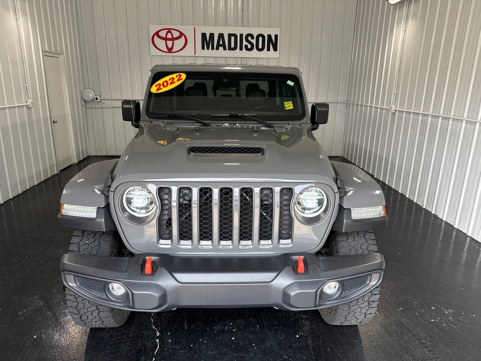 Used 2022 Jeep Gladiator Mojave w/ LED Lighting Group AWD/4WD image 5