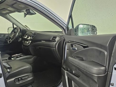 Used 2022 Honda Pilot Touring image 12
