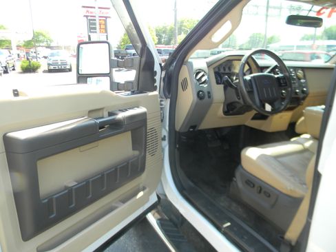 Used 2011 Ford F250 Lariat w/ Lariat Interior Pkg image 6