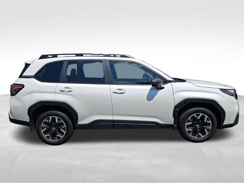 Certified 2025 Subaru Forester Premium AWD/4WD image 7