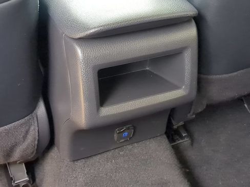 Used 2022 Toyota Camry SE w/ Carpet Mat Package (TMS) FWD image 24