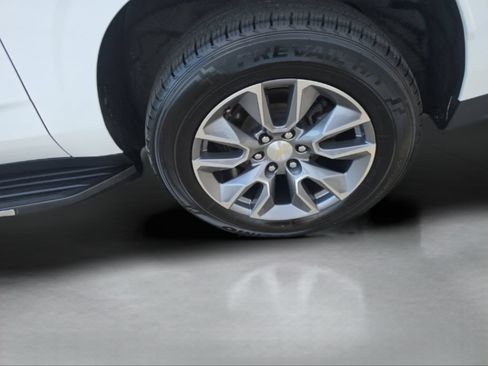 Used 2023 Chevrolet Suburban Premier AWD/4WD image 15