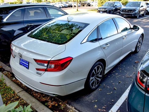 Used 2019 Honda Accord Touring image 5