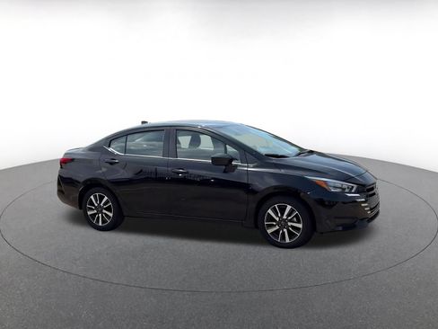 Used 2025 Nissan Versa SV FWD image 2