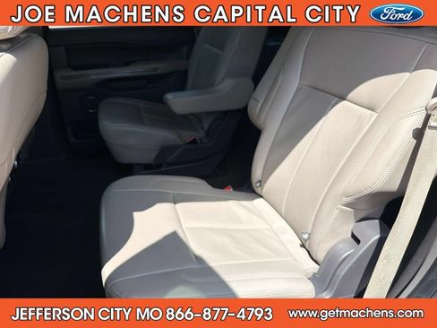 Used 2020 Ford Expedition XLT w/ Equipment Group 202A AWD/4WD image 13