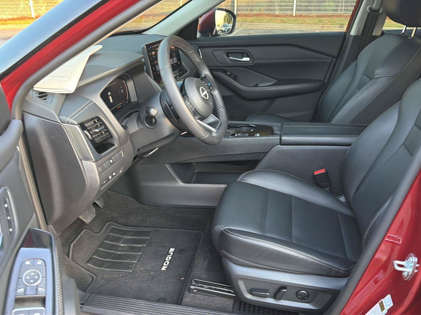 Used 2024 Nissan Rogue SL w/ SL Premium Package FWD image 10