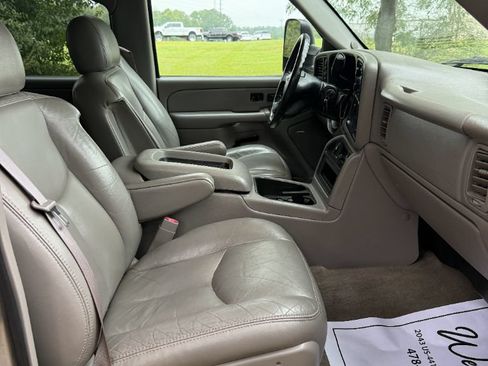Used 2007 GMC Sierra 3500 SLT w/ Heavy-Duty Power Package AWD/4WD image 8