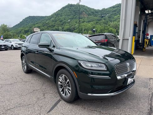 Used 2021 Lincoln Nautilus Reserve AWD/4WD image 3