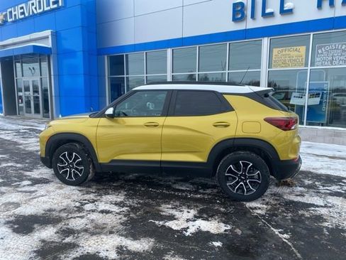 Used 2023 Chevrolet TrailBlazer ACTIV w/ Sun and Liftgate Package image 2