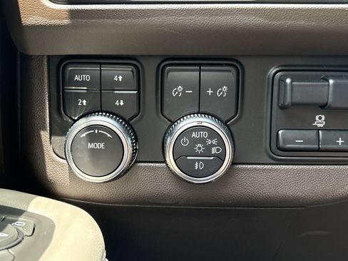 Used 2021 GMC Yukon SLT w/ SLT Luxury Package AWD/4WD image 13