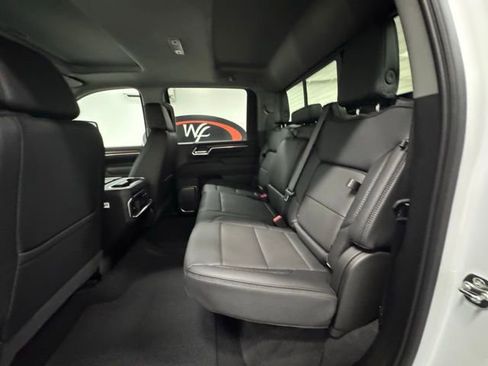 New 2026 GMC Sierra 2500 Denali w/ Denali Reserve Package image 9