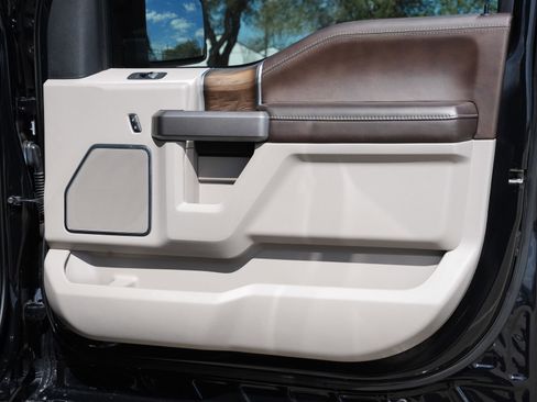 Used 2020 Ford F150 Limited w/ Trailer Tow Package image 27